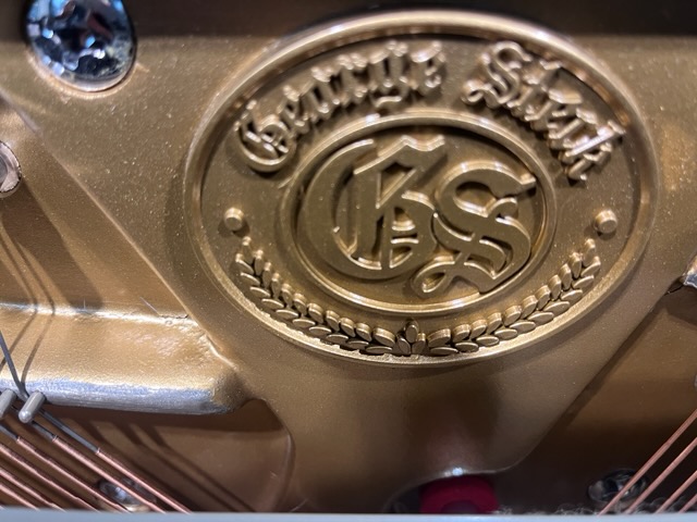 Blason des pianos GEORGE STECK